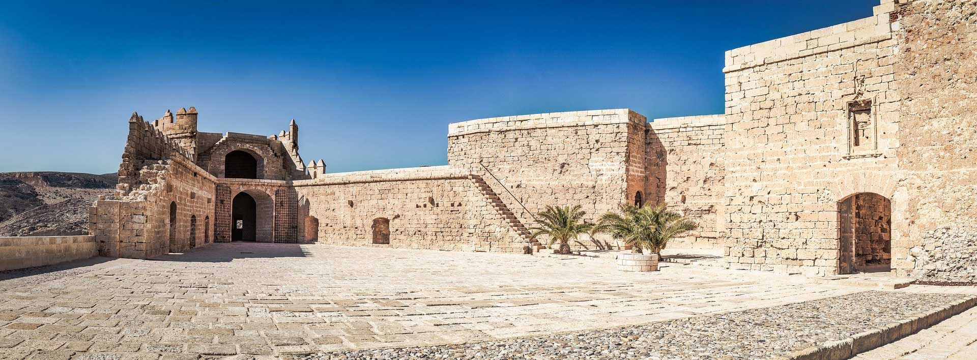 alcazaba-4000193_1920